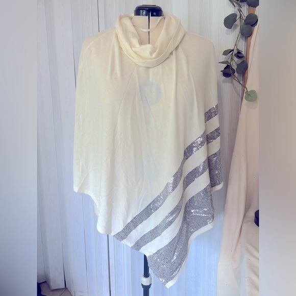 White and Silver Sequined Cape Shawl with Cowl Neck - Picture 2 of 2